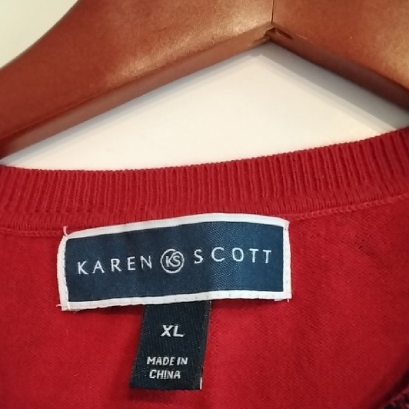 Ladies Red and Black Patterned Button-Up Cardigan - Picture 4 of 7